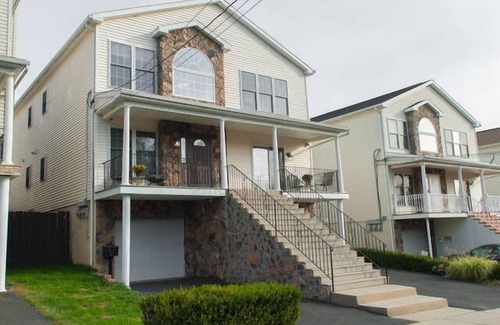 Paterson Apartamento | Hermosas y brillantes - 3 dormitorios y 2 baños en Paterson, NJ minutos desde NYC