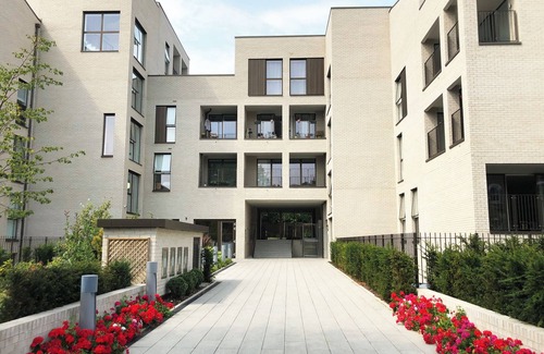 Brondesbury Park Apartamento | Beautiful bright flat with balcony, courtyard & gym