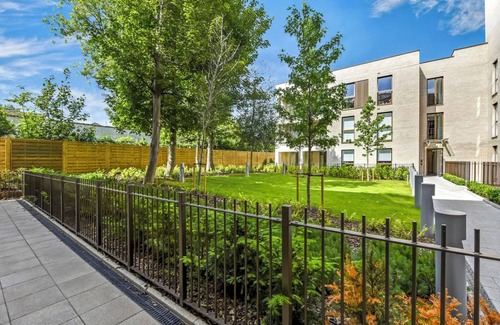 Brondesbury Park Apartamento | Beautiful bright flat with balcony, courtyard & gym
