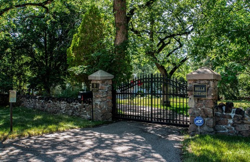 Broadmoor Casa | Beautiful Broadmoor Estate located in the Heart of the Broadmoor Neighborhood.