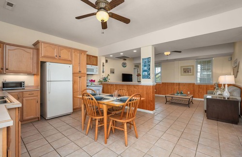 Kill Devil Hills Apartamento | Beautiful Budget Oasis & Pup-Friendly Oceanside Retreat! Walk-In Shower & More!