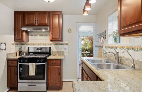 Eucalyptus Hill Cabaña | Beautiful bungalow with stunning views of Montecito Country Club!