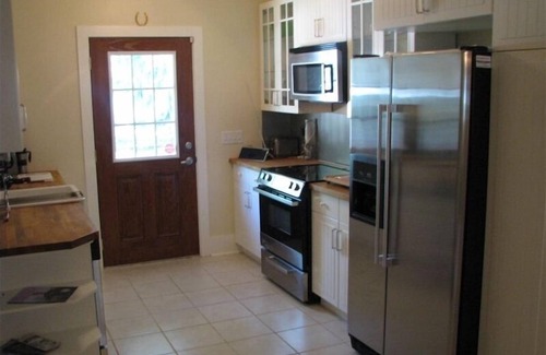 Northwest Quadrant Casa | Hermoso bungalow! 10 minutos a la playa. 5 millas-Paris Isl / Walk to Marina / Shop / Dining