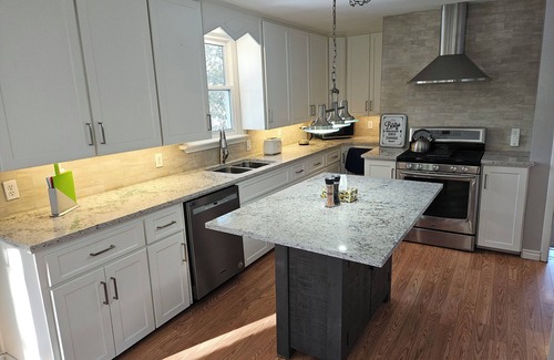 Fergus Casa | Beautiful Bungalow on Grand River in Fergus.