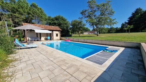 Saint-Meard-de-Gurcon Casa | Beautiful country house for 10 with swimming pool