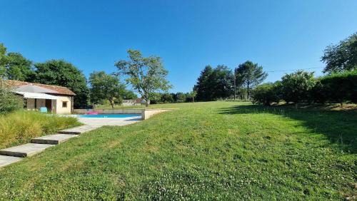 Saint-Meard-de-Gurcon Casa | Beautiful country house for 10 with swimming pool