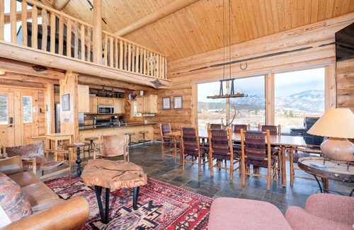 Gallatin Gateway Casa | Cabina de lujo en el río Gallatin en Big Sky, MT! ¡Cerca de Big Sky y Yellowstone!