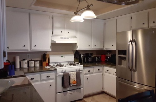 Crestline Cabina | Beautiful cabin 2 story with 2 decks, near Lake Gregory, Lake Arrowhead.