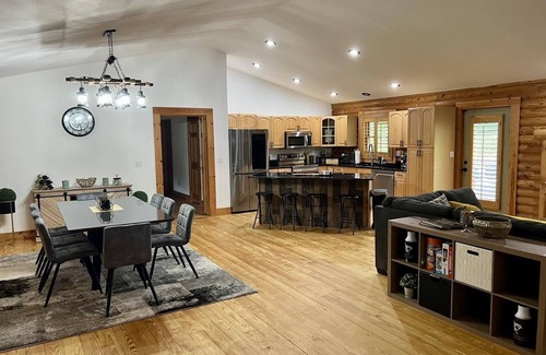 Vein Mountain Cabina | Beautiful Cabin few minutes away from Lake Lure and Chimney Rock