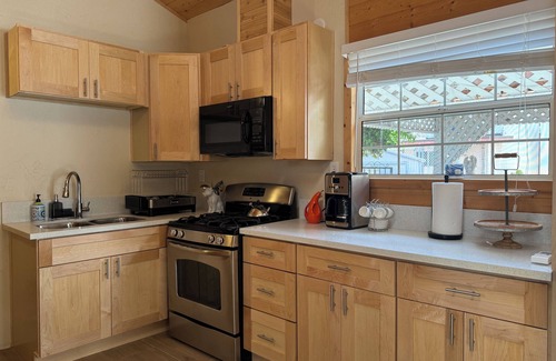 Lincoln Acres Cabina | Beautiful Cabin in San Diego