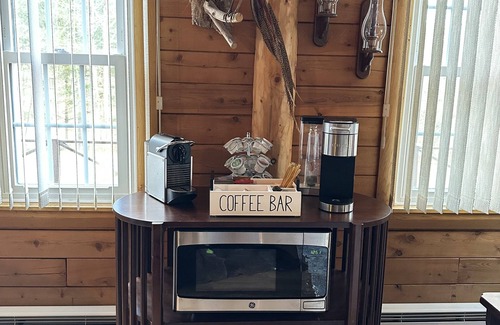 Glendale Cabina | Beautiful cabin in the woods close to skiing, hiking and shopping