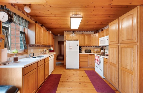 Spearfish Casa | Beautiful Cabin in the Black Hills-near Spearfish & Sturgis!