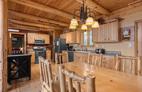 Benchmark Cabina | Hermosa cabaña cerca de Deadwood y Sturgis