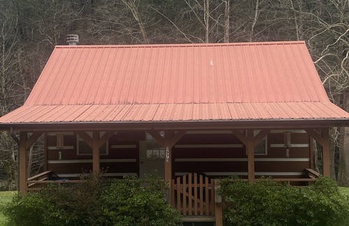 Hartford Cabina | Beautiful Cabin Nestled in the Smokies