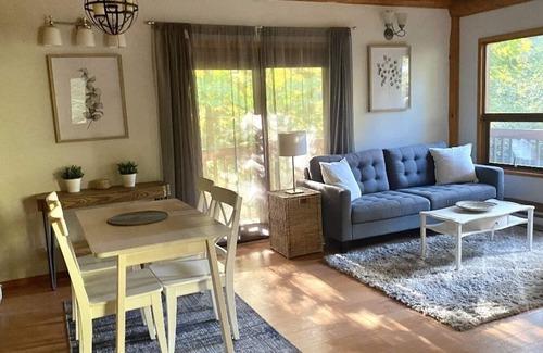 Courtenay Cabina | Beautiful cabin on the Tsolum River. 5 minutes to Courtenay or Comox