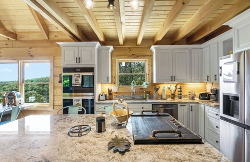 Smithville Cabina | Beautiful Cabin Overlooking Center Hill Lake