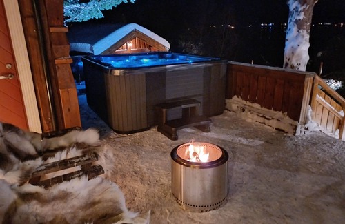 Knapplund Cabina | Hermosa y acogedora cabaña con sauna y la maravillosa vista en el idílico Malangen