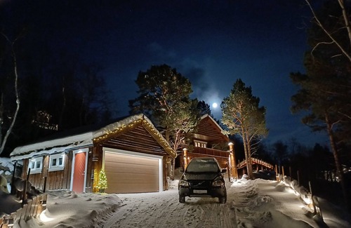Knapplund Cabina | Hermosa y acogedora cabaña con sauna y la maravillosa vista en el idílico Malangen