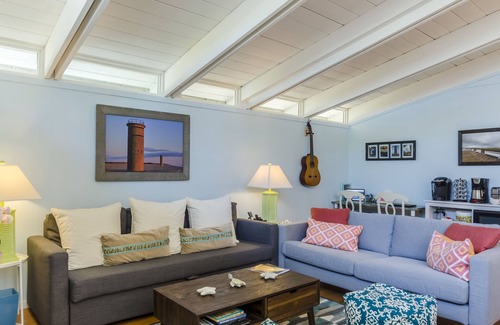 Ann Acres Casa | Hermosa casa de estilo California a 2 cuadras de la playa. Camina hasta Dewey y Rehoboth