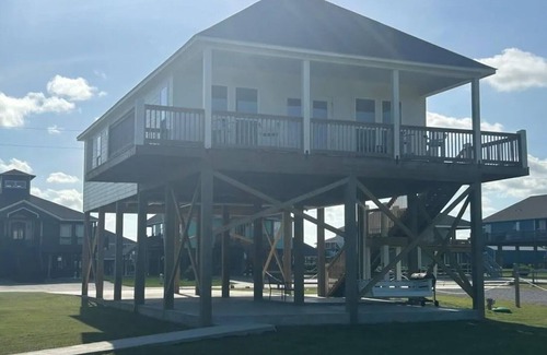 Hackberry Casa | Beautiful camp in Angler Bay! Come enjoy the best of Hackberry.