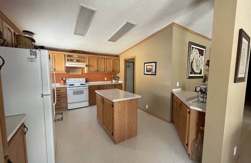 Prudenville Casa | Beautiful Canal Front Houghton Lake 3/2. Close to trails. Golf cart use in sub