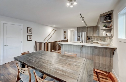 Teepee Town Casa | Hermosa casa Canmore con vistas y caminar a DT
