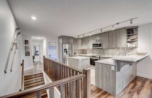 Teepee Town Casa | Hermosa casa Canmore con vistas y caminar a DT