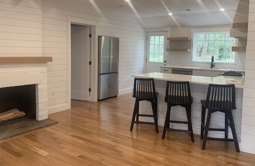 Centerville Cabaña | Beautiful cape cottage! Recently renovated from top to bottom