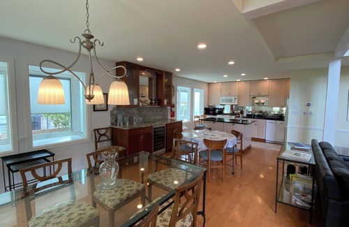 Cape May Point Casa | Beautiful Cape May Point Home with Lighthouse and Pond Views