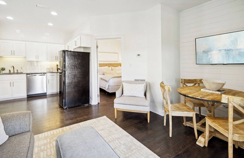 Alys Beach Casa | BEAUTIFUL Carriage House in Seacrest, Sleeps 4! HUGE POOL & FREE TRAM SERVICE!