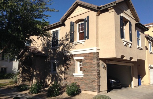 Gilbert Casa | Beautiful centrally located townhome in The Gardens, Gilbert