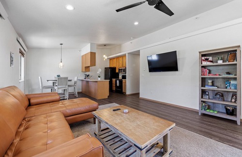Rapid City Condominio | Beautiful, Centrally Located Condo with Wifi and AC