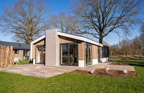 Biddinghuizen Chalet De Esquí | Beautiful chalet near the beach