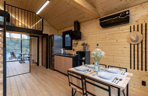 Scotrun Chalet De Esquí | Beautiful Chalet on a Lake in the Poconos, Fishing, Biking, Paddle Boats