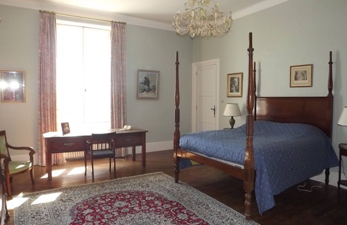 Savigny-sous-Faye Otro | Hermoso castillo con piscina y parque cerrado en el Valle del Loira