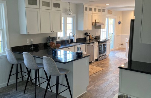 West Chatham Casa | Beautiful Chatham home...3 minute walk to salt water ocean beach!