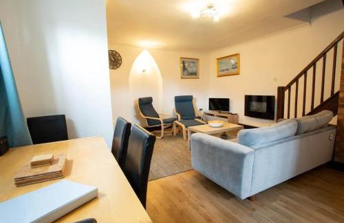 Montpellier Casa | Beautiful Cheltenham Townhouse Private Parking