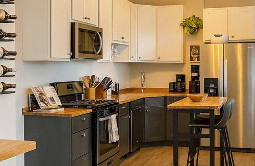 Chicago Apartamento | Beautiful Chicago 2BD 1BA, minutes from Downtown!