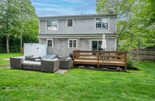 Yarmouth Port Casa | Beautiful, classic cape cod home in Yarmouthport. 5 Minutes to beach