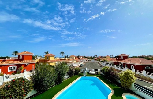 Caleta de Fuste Villa | Villa Ellie con piscina privada, tobogán de agua, mesa de billar y WIFI gratuito