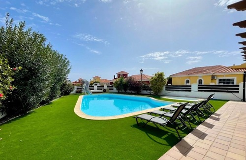 Caleta de Fuste Villa | Villa Ellie con piscina privada, tobogán de agua, mesa de billar y WIFI gratuito