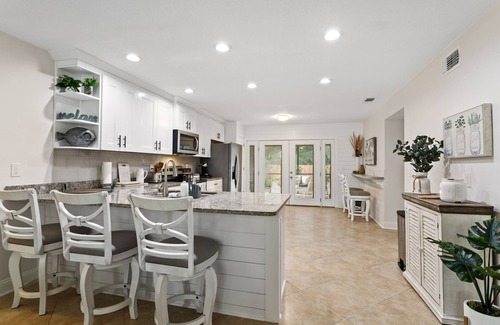Isle of Palms Casa | Beautiful Coastal Home near Mayo Clinic. Pet Friendly!