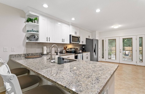Isle of Palms Casa | Beautiful Coastal Home near Mayo Clinic. Pet Friendly!