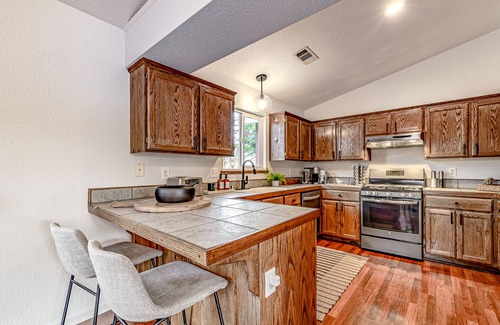McKinleyville Casa | Beautiful coastal home near Redwoods with fast WiFi, large backyard, W/D & patio