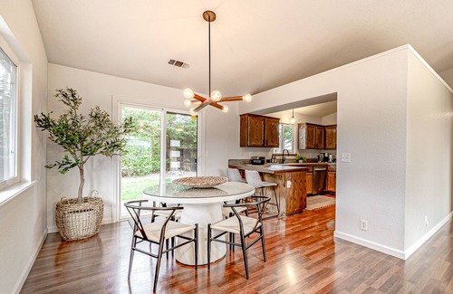 McKinleyville Casa | Beautiful coastal home near Redwoods with fast WiFi, large backyard, W/D & patio
