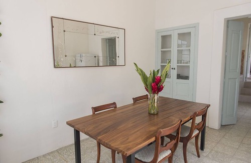 Centro Casa | Hermosa casa colonial 100% remodelada con increíbles terrazas y balcones.