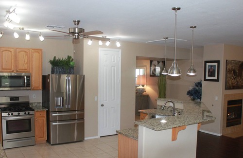 Mesa Casa | Beautiful/Comfy/Love Pets/Pool/Patio/WC Access/Near 202S /N & Gateway Airport