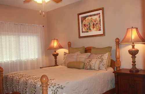 Mesa Casa | Beautiful/Comfy/Love Pets/Pool/Patio/WC Access/Near 202S /N & Gateway Airport