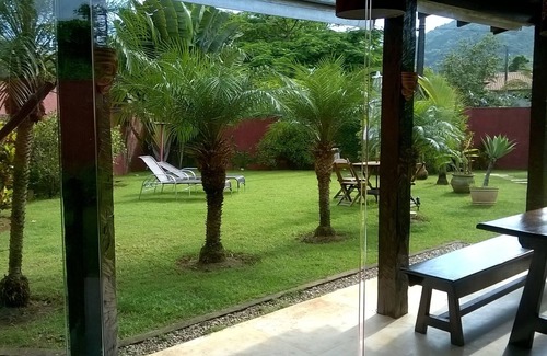 Jardim Capricornio Casa | Hermoso hogar balinés decorado condominio de Capricornio