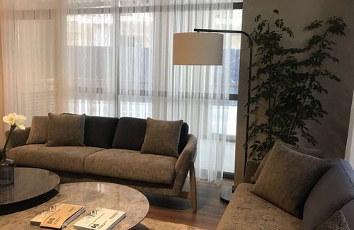 Yenimahalle Apartamento | Beautiful conde overlooking the park